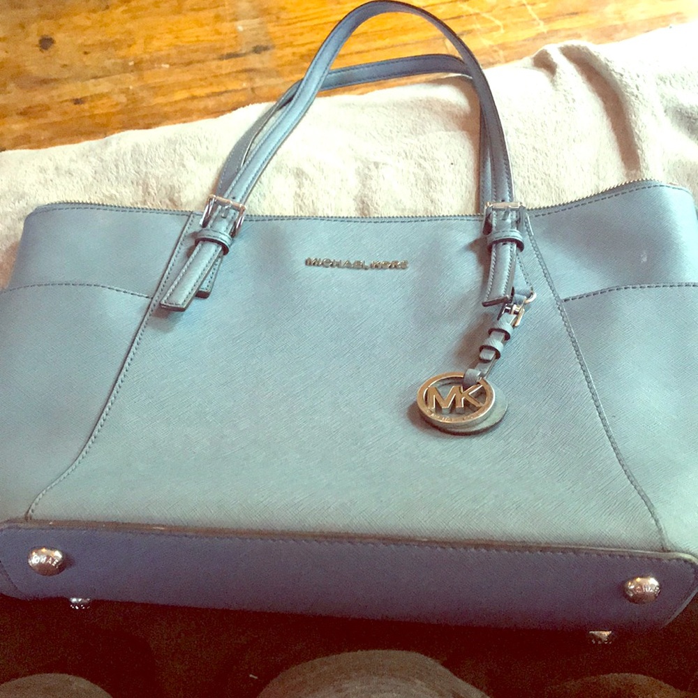 Micheal Kors purse